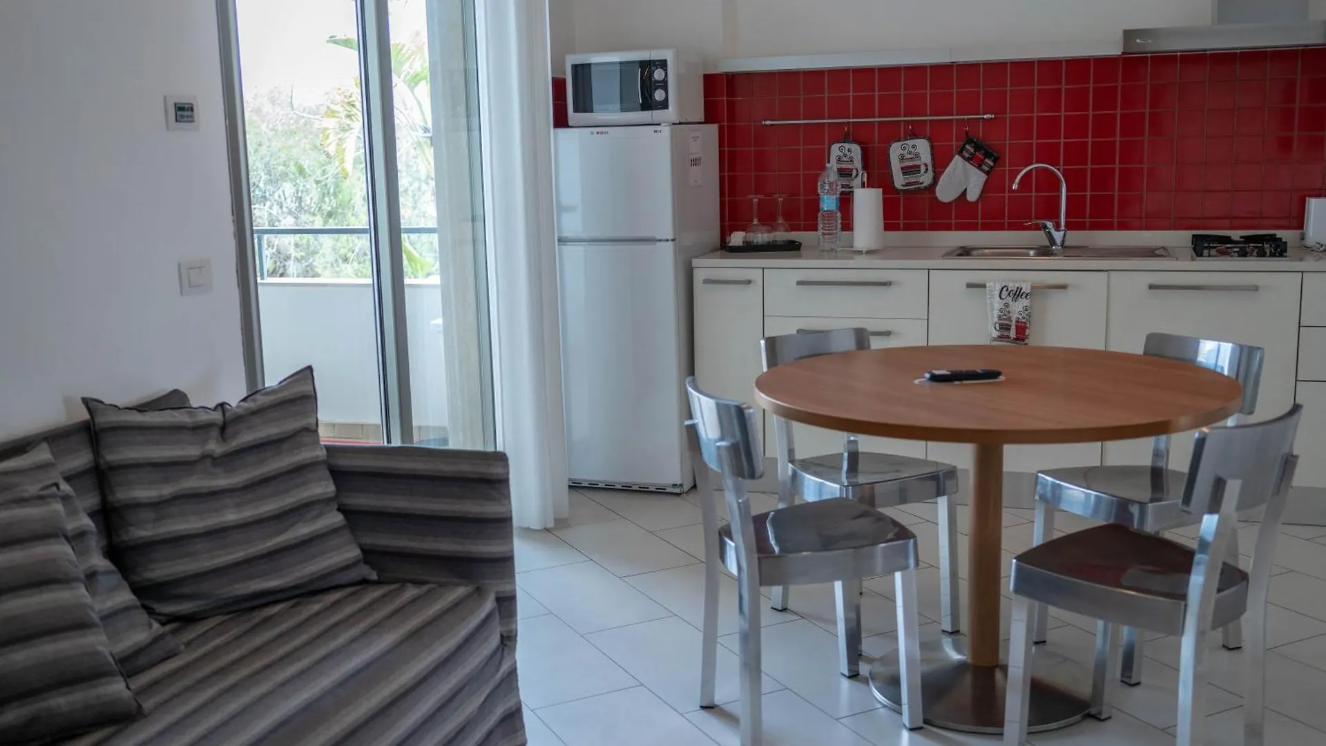 Ξενοδοχείο με διαμερίσματα Sikelika Residence Sul Mare Scoglitti