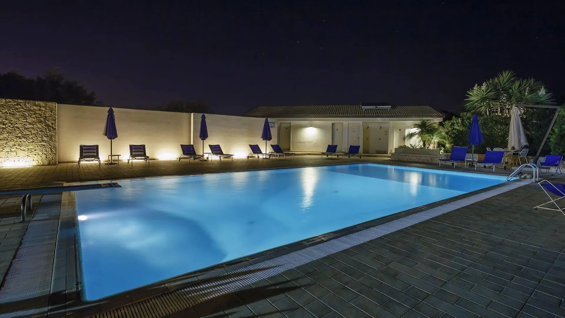 Sikelika Residence Sul Mare Scoglitti 4*,